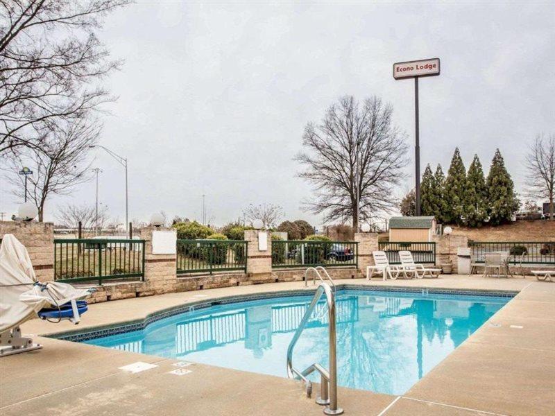 Red Roof Inn & Suites Cornelius - Lake Norman Kültér fotó