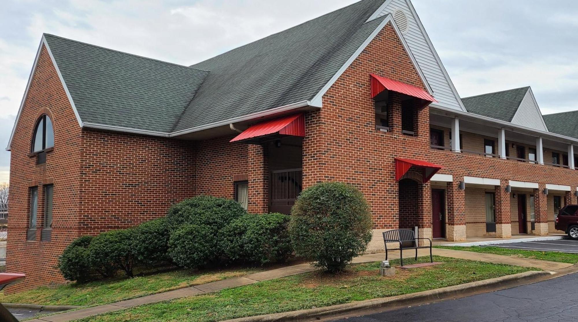 Red Roof Inn & Suites Cornelius - Lake Norman Kültér fotó