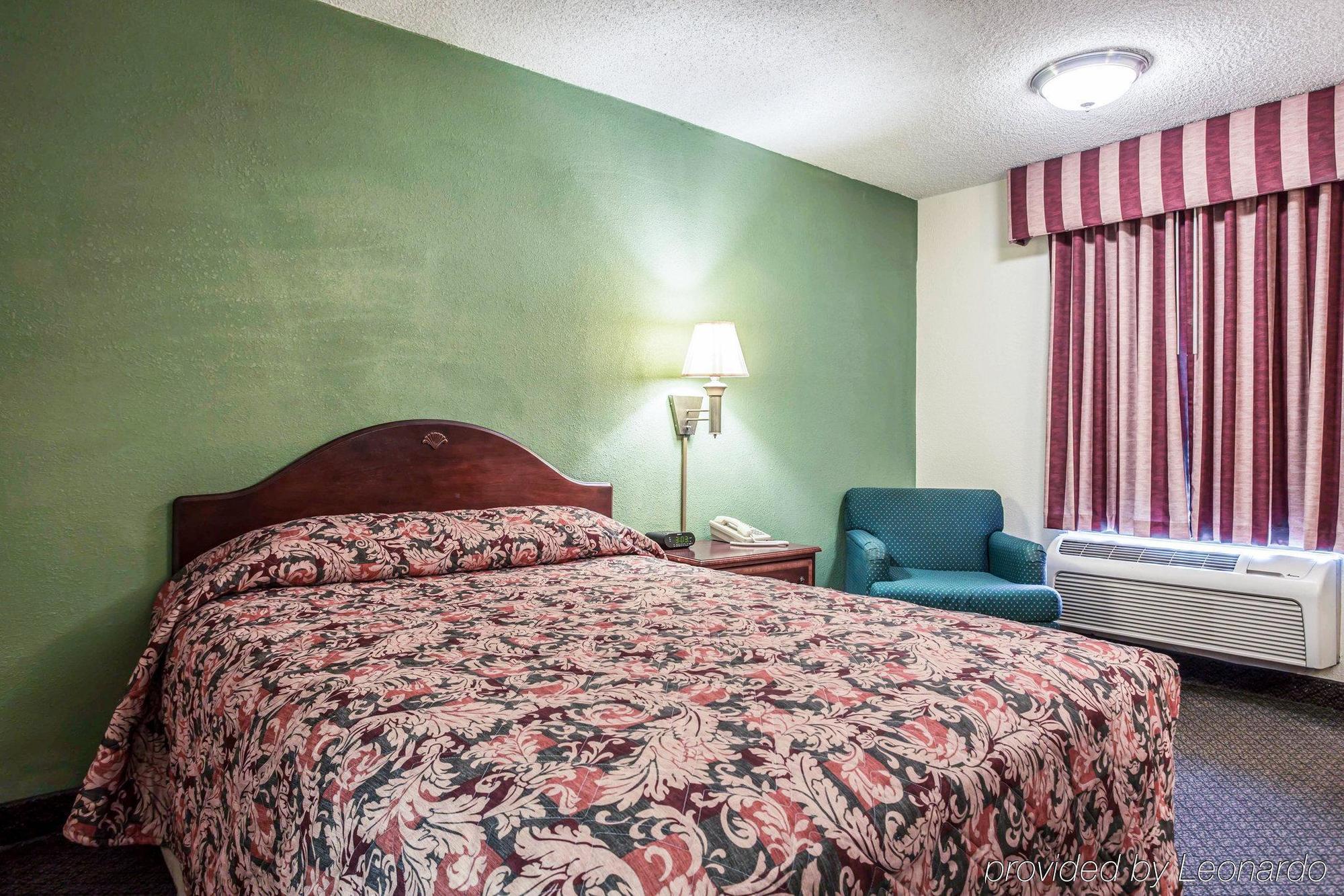 Red Roof Inn & Suites Cornelius - Lake Norman Kültér fotó