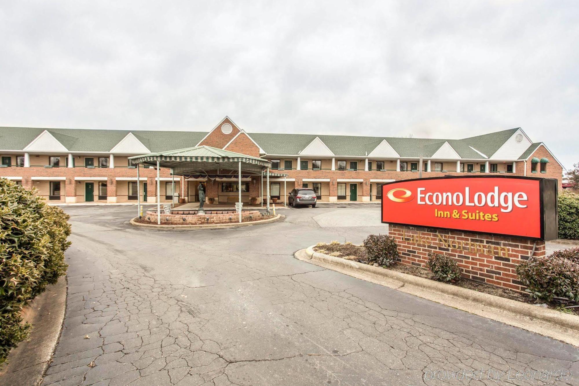 Red Roof Inn & Suites Cornelius - Lake Norman Kültér fotó