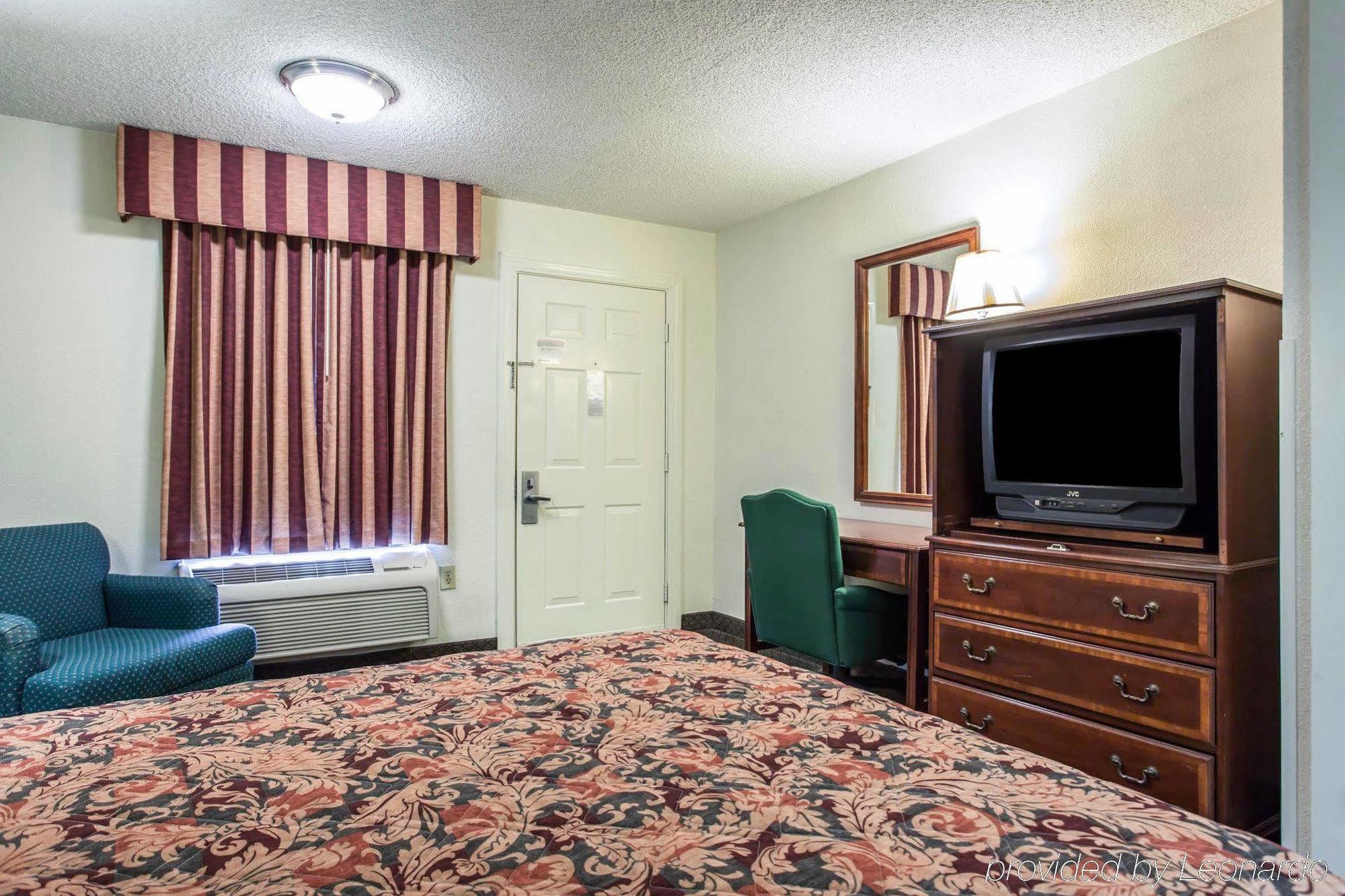 Red Roof Inn & Suites Cornelius - Lake Norman Kültér fotó