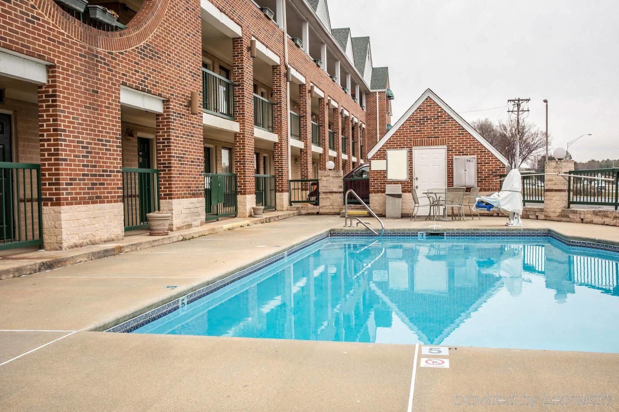 Red Roof Inn & Suites Cornelius - Lake Norman Kültér fotó
