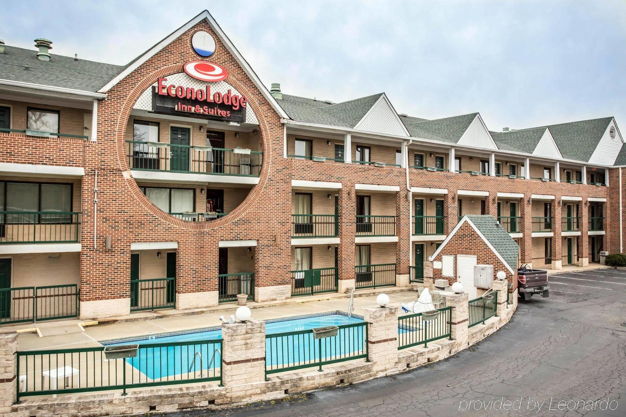 Red Roof Inn & Suites Cornelius - Lake Norman Kültér fotó