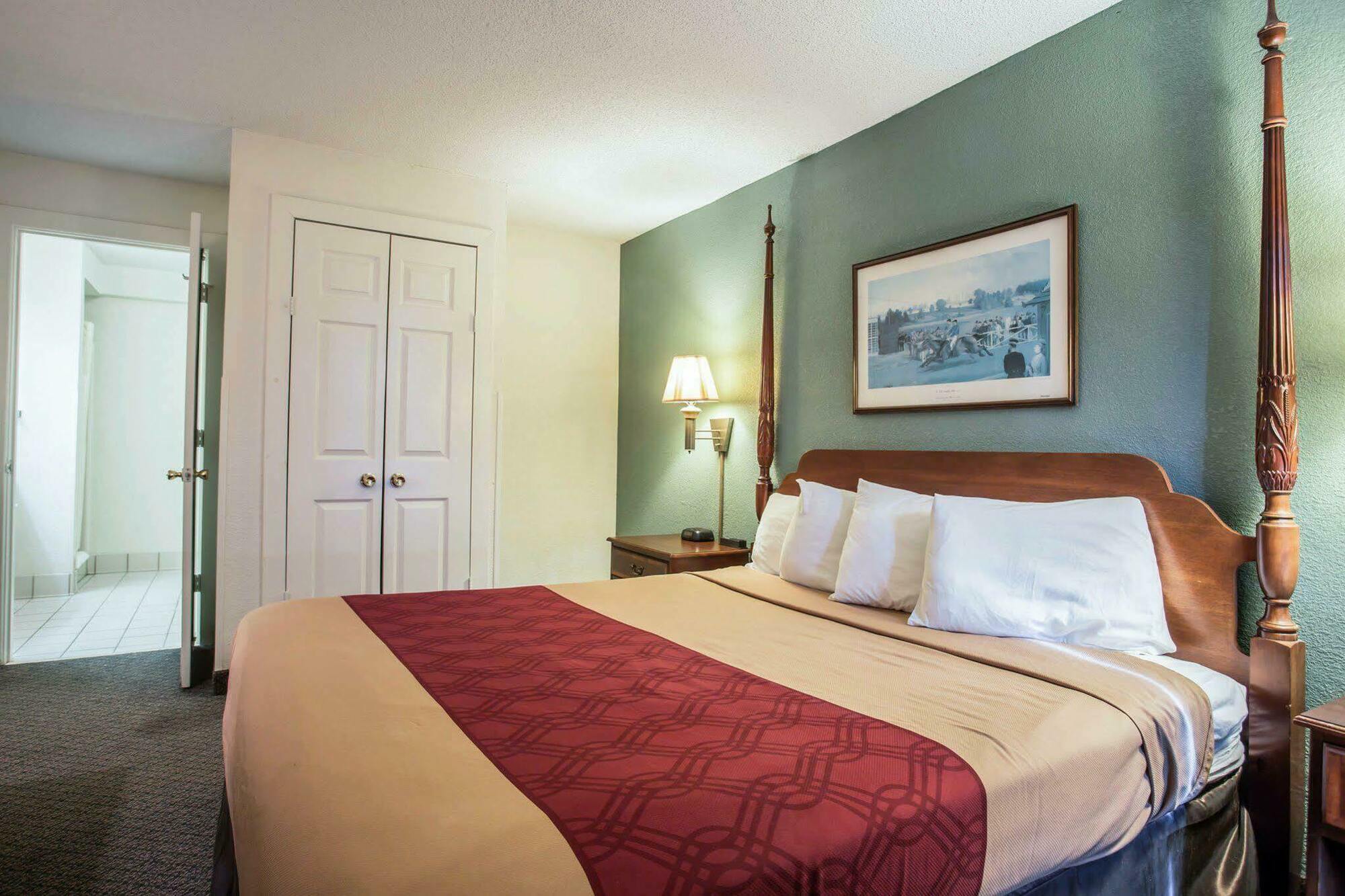 Red Roof Inn & Suites Cornelius - Lake Norman Kültér fotó